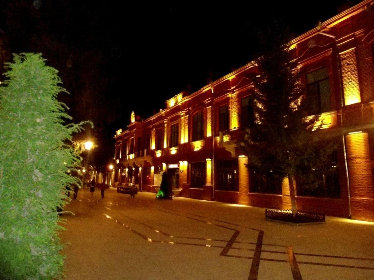 Khurma Hostel Ganja Ngoại thất bức ảnh